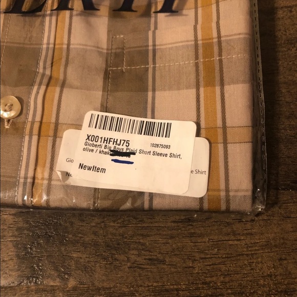Brand new! Boys size 12 shirt - Picture 3 of 5